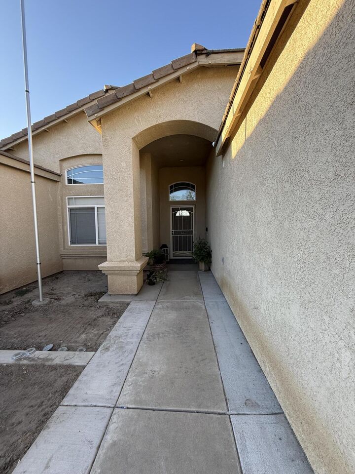 Property Photo:  3942 E Four Creeks Court  CA 93292 