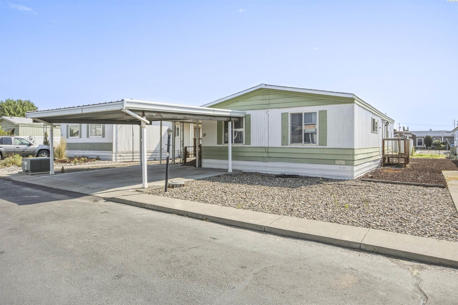 Property Photo: 325 S 5th Street #37 WA 98944