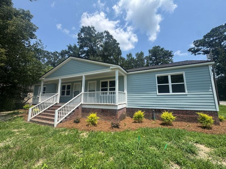 Property Photo: 1404 N Dawson St GA 31792