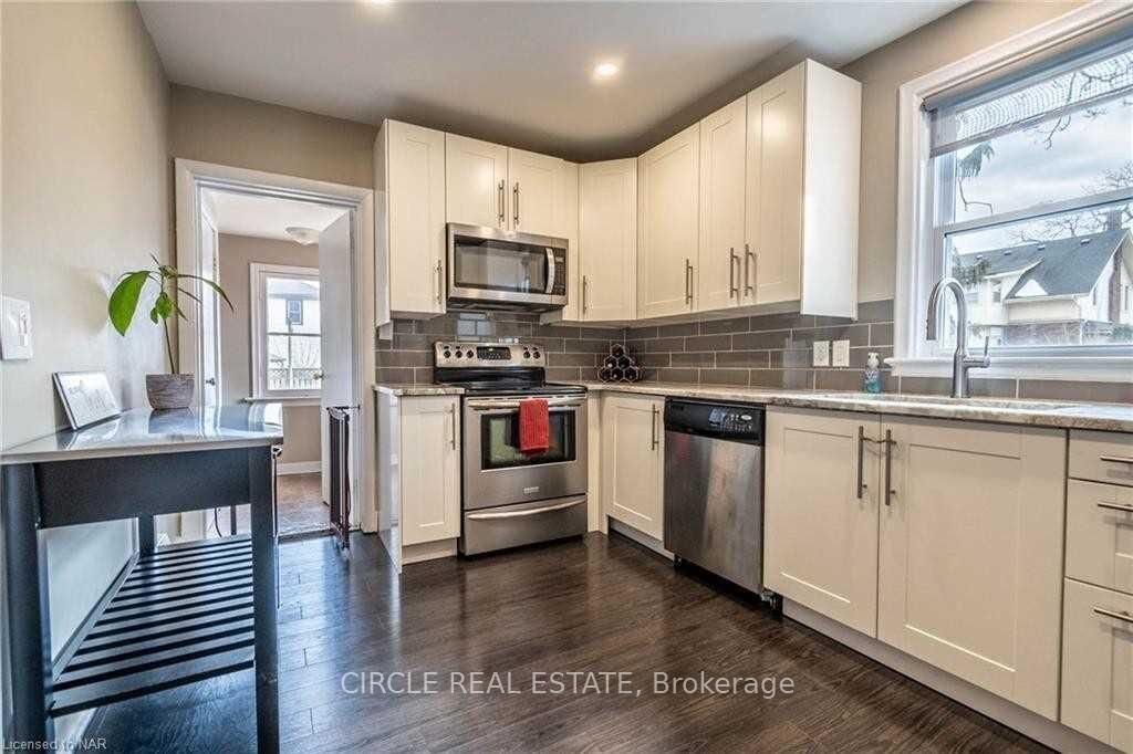 Property Photo:  4 Chelsea Street  ON L2P 3B8 