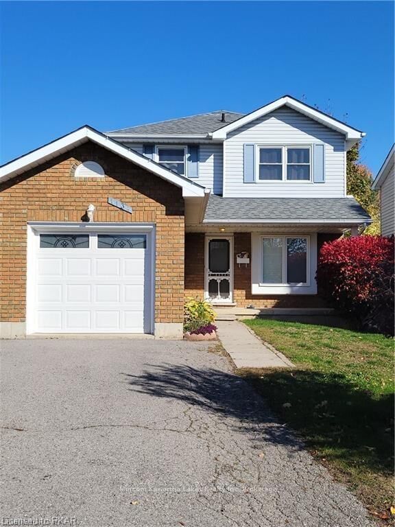Property Photo: 1134 Huntington Circle ON K9K 2A9