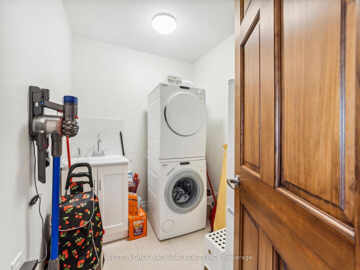 7 Townsgate Drive 604 — photo 1