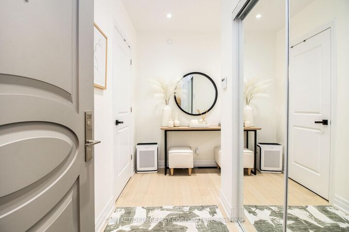 Property Photo: 9075 Jane Street 2102 ON L4K 0L7