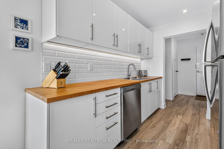 Property Photo: 1600 Adelaide Street N 905 ON N5X 3H6