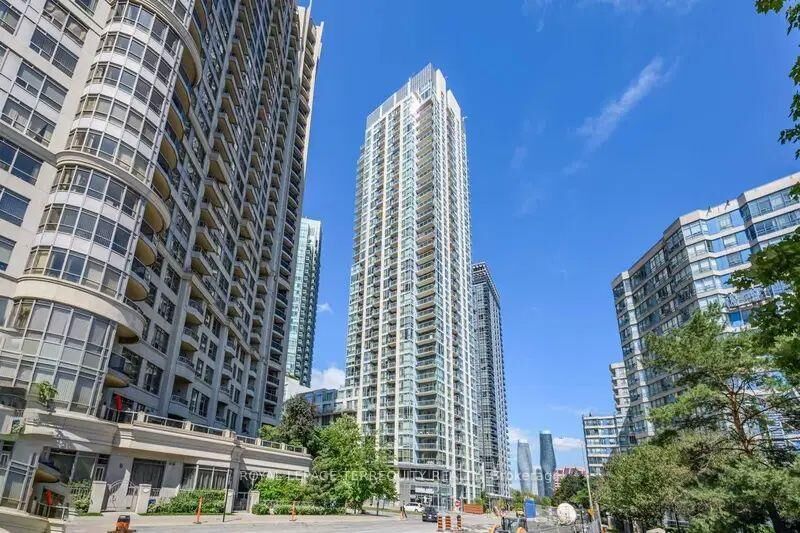 Property Photo: 225 Webb Drive 1505 ON L5B 4P2