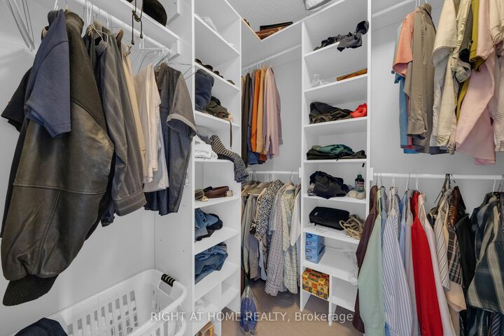 Property Photo: 119 Vera Lynn Crescent ON L4A 0X6