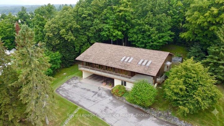 144 Elizabeth Street — photo 1