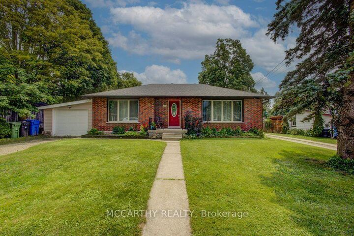 341 Victoria Street East Street E — photo 1
