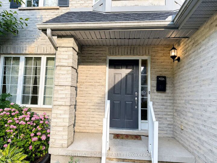 Property Photo:  890 Guildwood Boulevard  ON N6H 5S9 