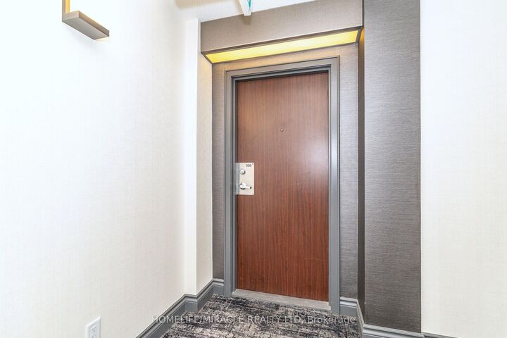 Property Photo:  5785 Yonge Street 306  ON M2M 4J2 