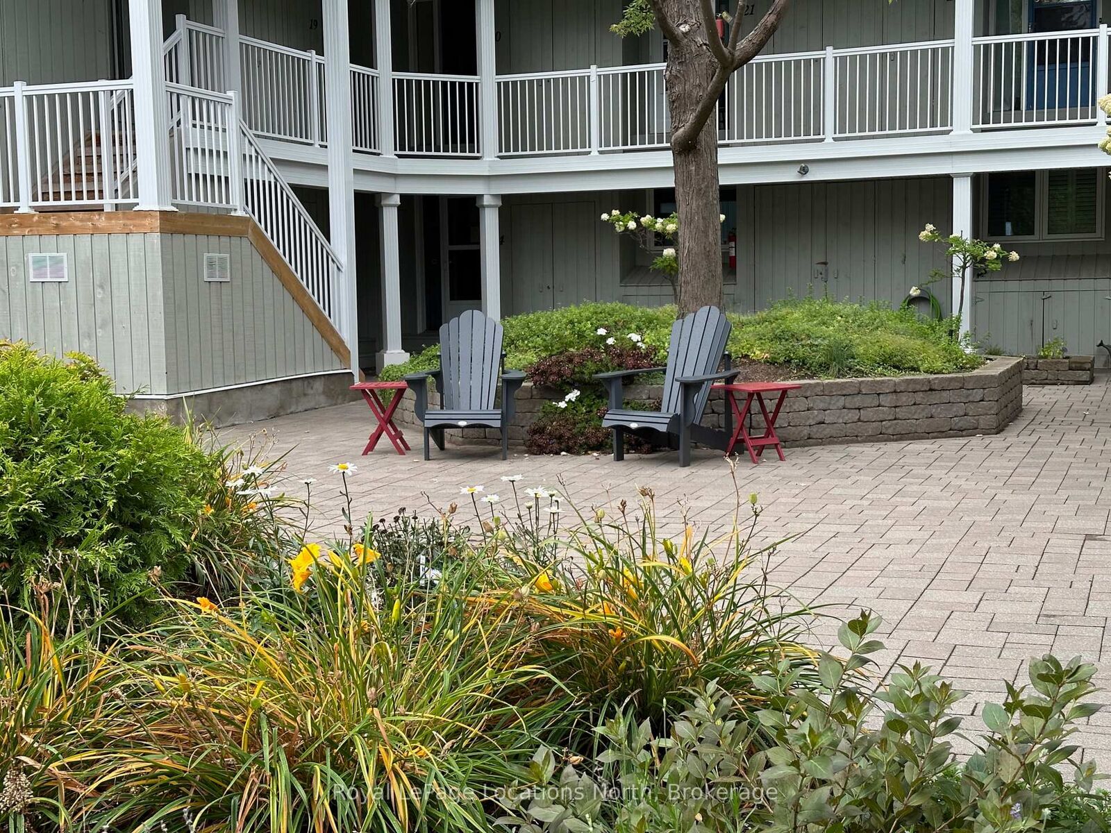 Property Photo:  4 Ramblings Way 14  ON L9Y 5C6 