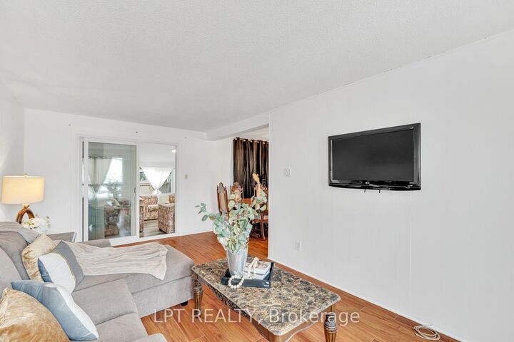 Property Photo: 95 Huntingwood Crescent ON L6S 1S5