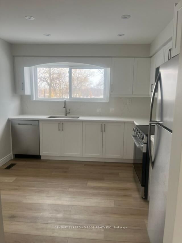 Property Photo:  24 King Henrys Boulevard  ON M1T 2V4 