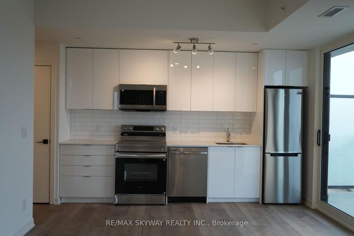 Property Photo:  33 Erie Avenue 1501  ON N3S 0K7 