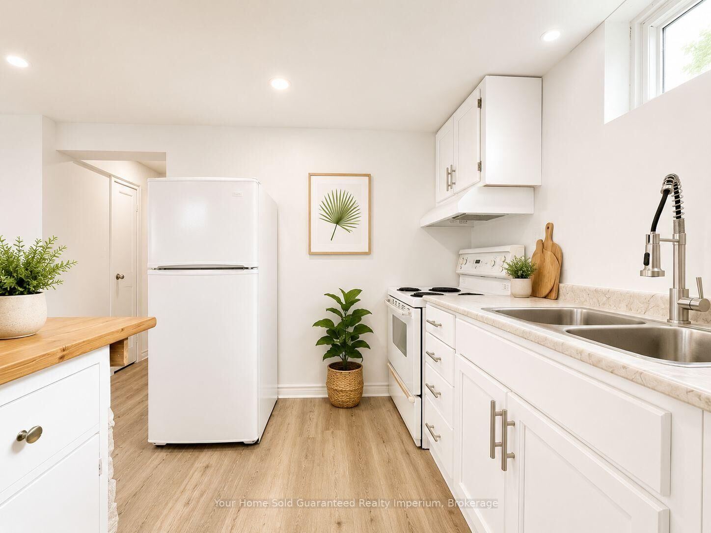 Property Photo:  19 Perth Street Lower  ON L2P 3C8 