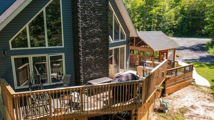Property Photo: 17 Hagerman Court ON P2A 0B2