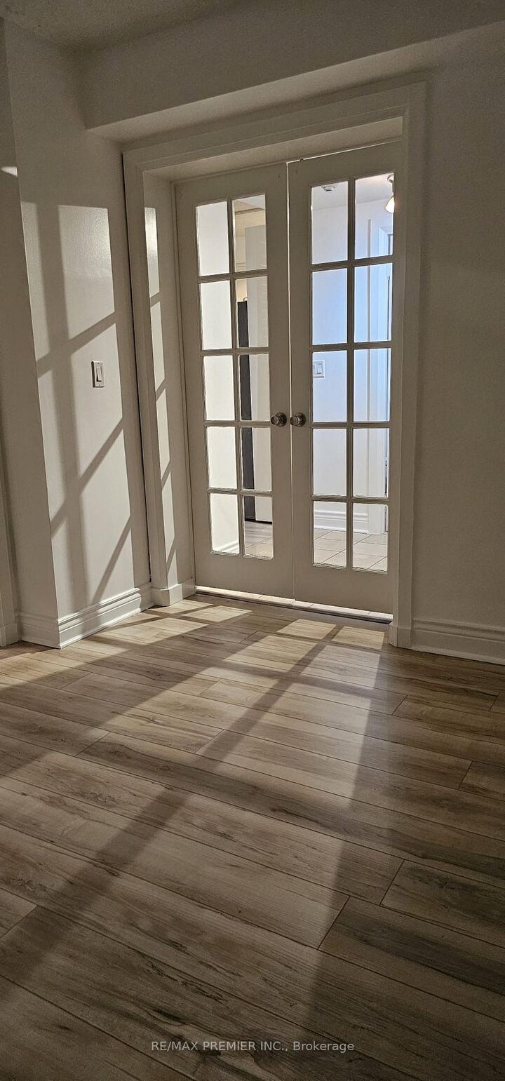 Property Photo: 2737 Keele Street 307 ON M3M 2E9