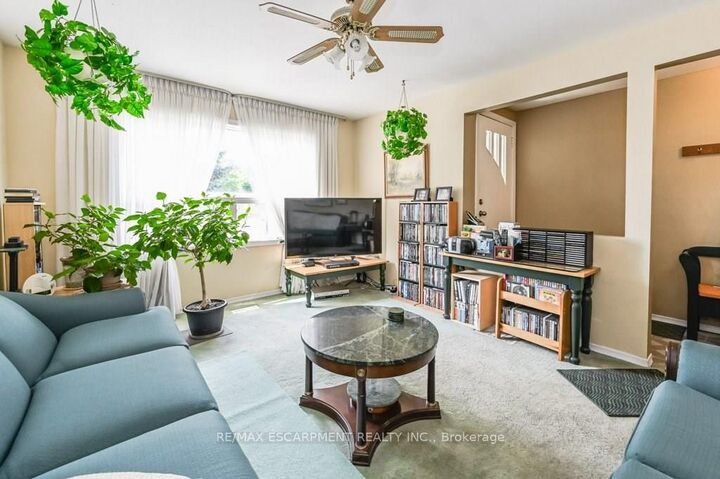 Property Photo: 641 Limeridge Road E ON L8W 1A2