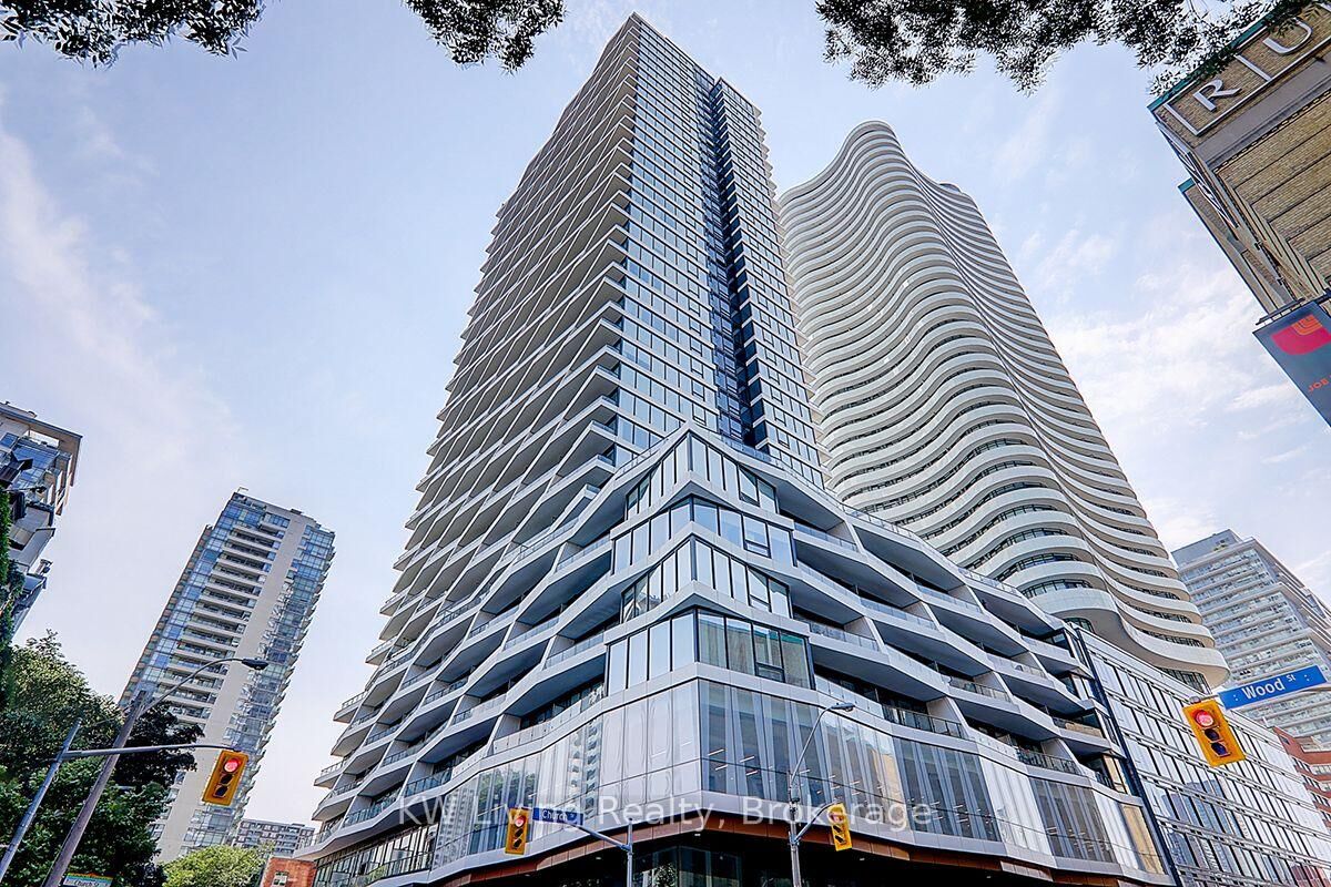 Property Photo: 85 Wood Street 3111 ON M4Y 0E8