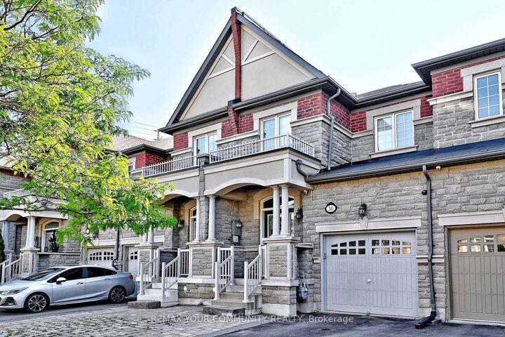 30 Spruce Pine Crescent — photo 1