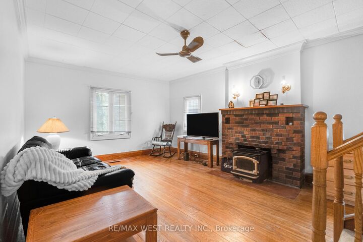 Property Photo: 1518 Cawthra Road ON L5G 4L2