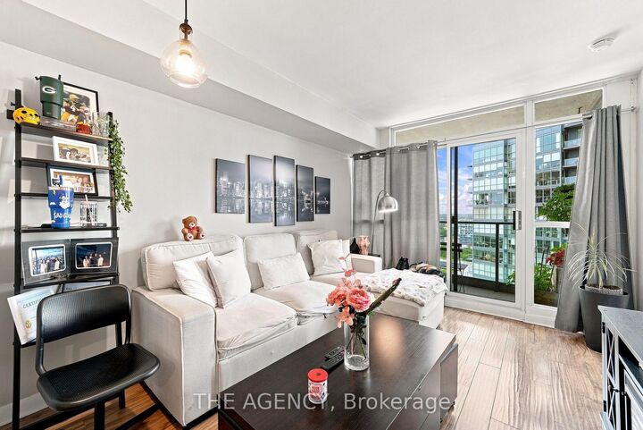 Property Photo:  600 Fleet Street 2301  ON M5V 1B7 