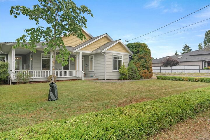Property Photo: 810 Reid Rd BC V9P 2E6
