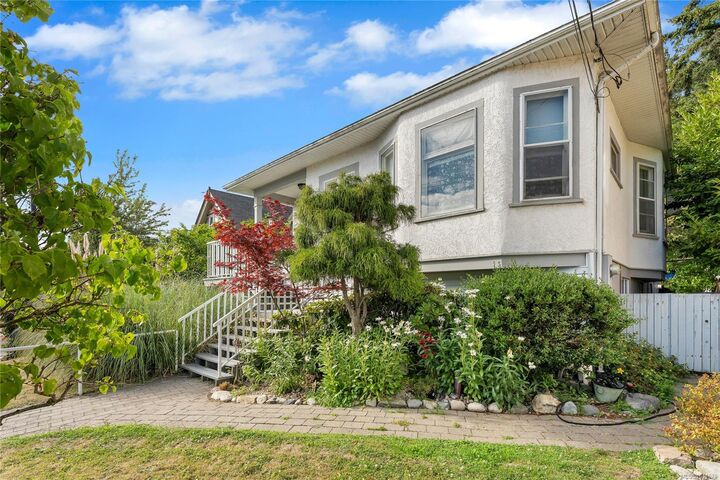 384 Burnside Rd E — photo 1