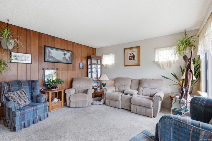 Property Photo: 3529 9th Ave BC V9Y 4T4