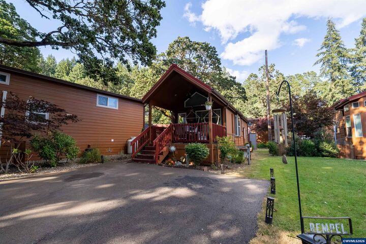 Property Photo: 8372 Enchanted (#192) Wy SE 192 OR 97392