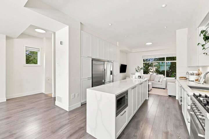 Property Photo: 16828 Boxwood Drive 5 BC V4N 6T2
