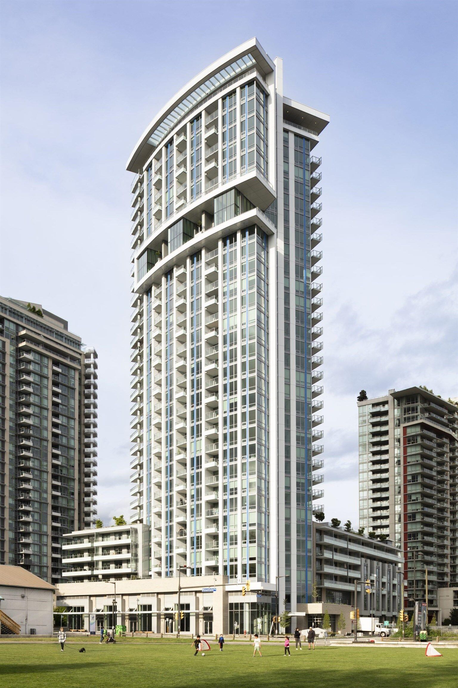 Property Photo: 1500 Fern Street 907 BC V7J 0E6