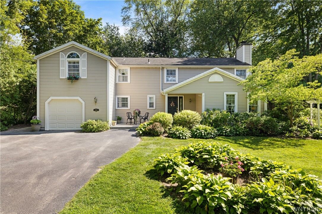 Property Photo: 864 Ridge Road NY 14092
