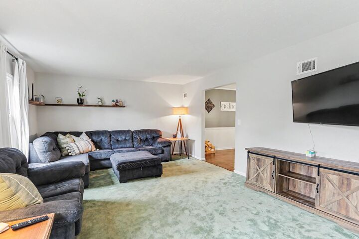 Property Photo:  401 Greenfield Drive  PA 17042 