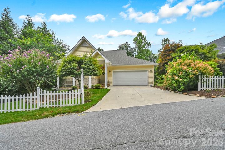 Property Photo:  230 Carriage Summitt Way 2423  NC 28791 