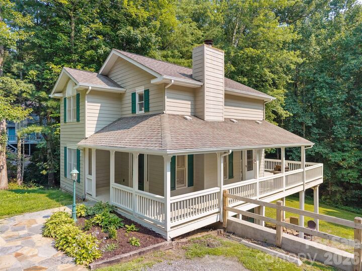 Property Photo: 218 Junaluska Oaks Drive NC 28786