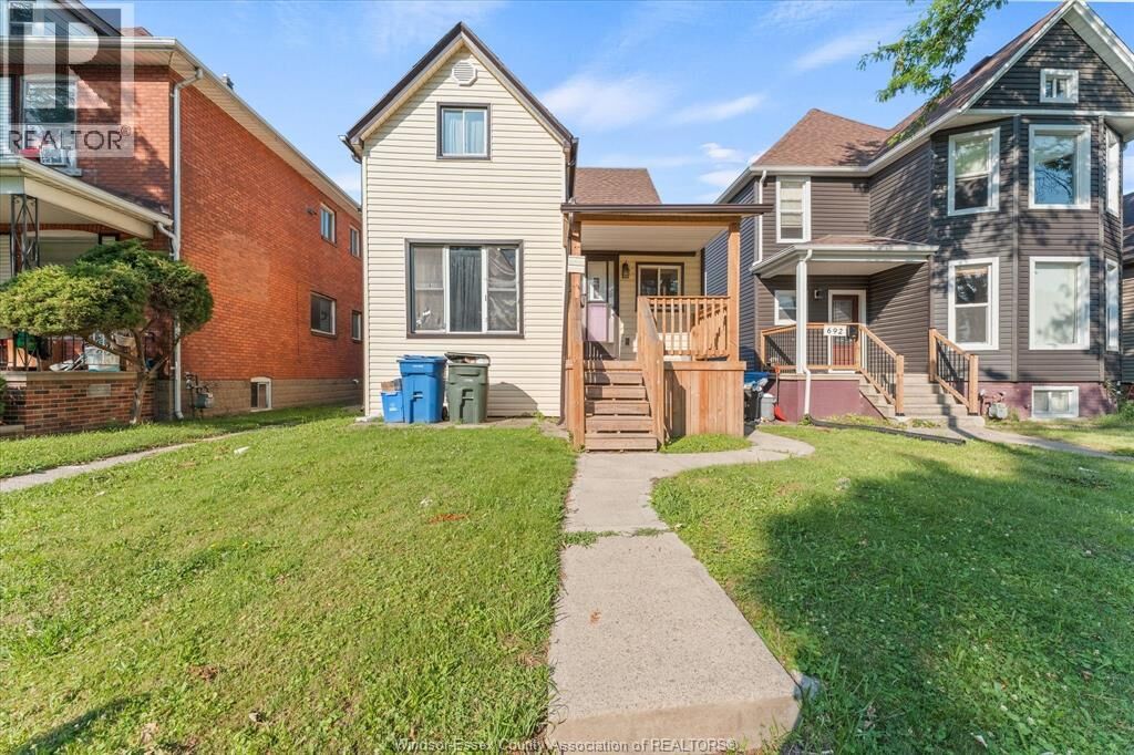 Property Photo:  686 Church Street  ON N9A 4T4 