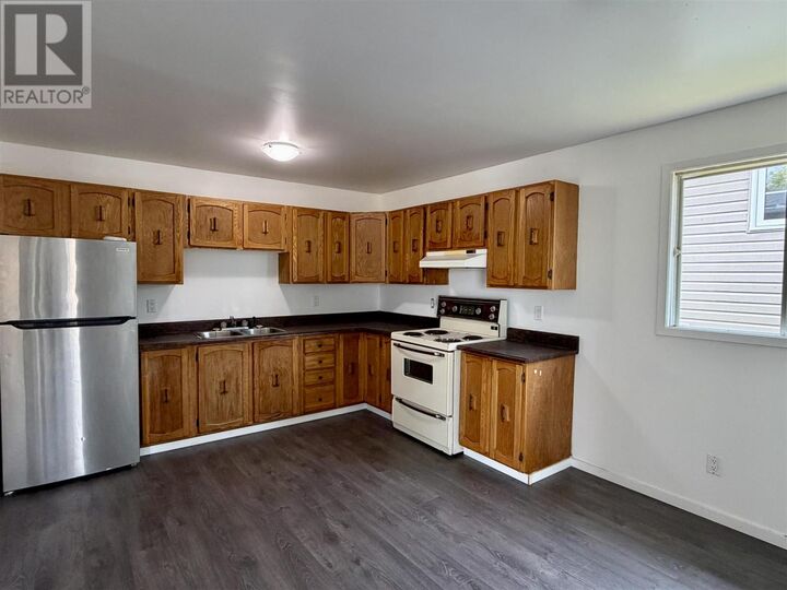 Property Photo: 9 Lisbon Rd ON P5A 3N9