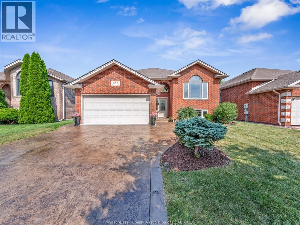 Property Photo: 952 Banwell ON N8P 1J2