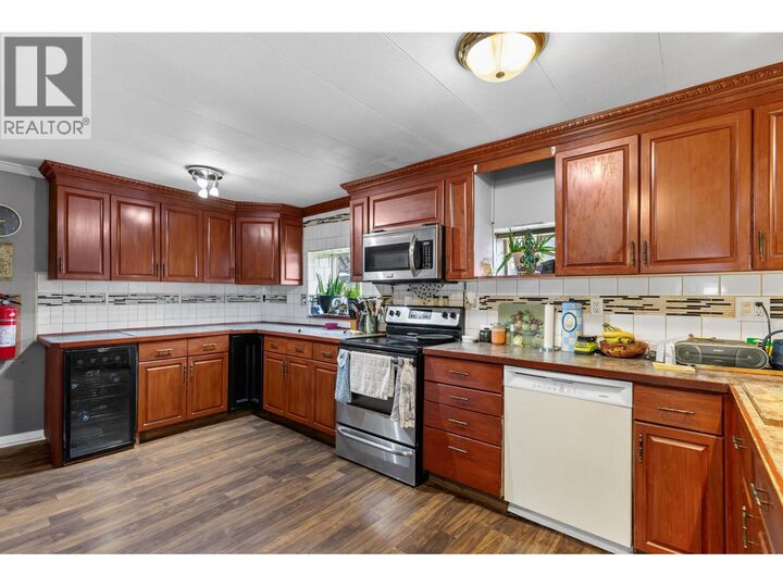 Property Photo: 4016 Diamond Drive BC V2K 3M6