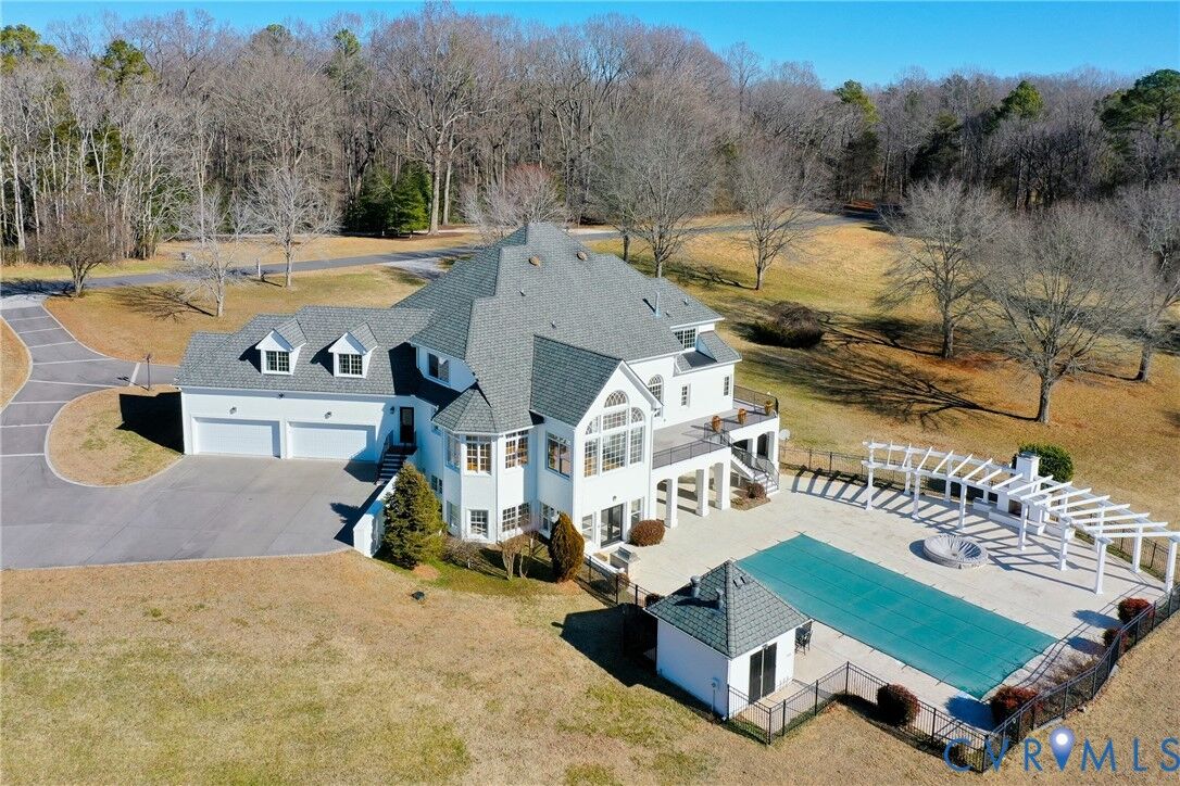 Property Photo:  721 Meadow View Ridge  VA 23103 
