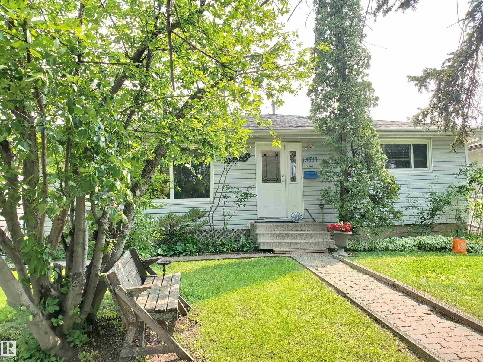 Property Photo: 15717 92 Avenue NW AB T5R 5C5