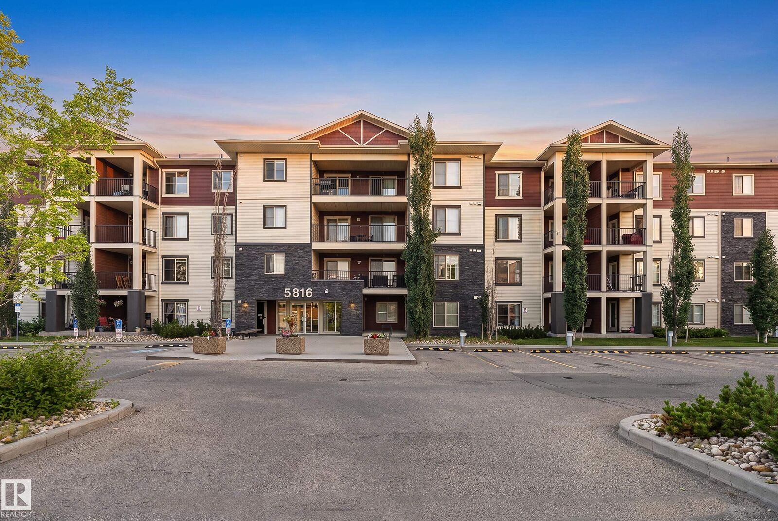 Property Photo:  5816 Mullen Place NW 322  AB T6R 0W3 