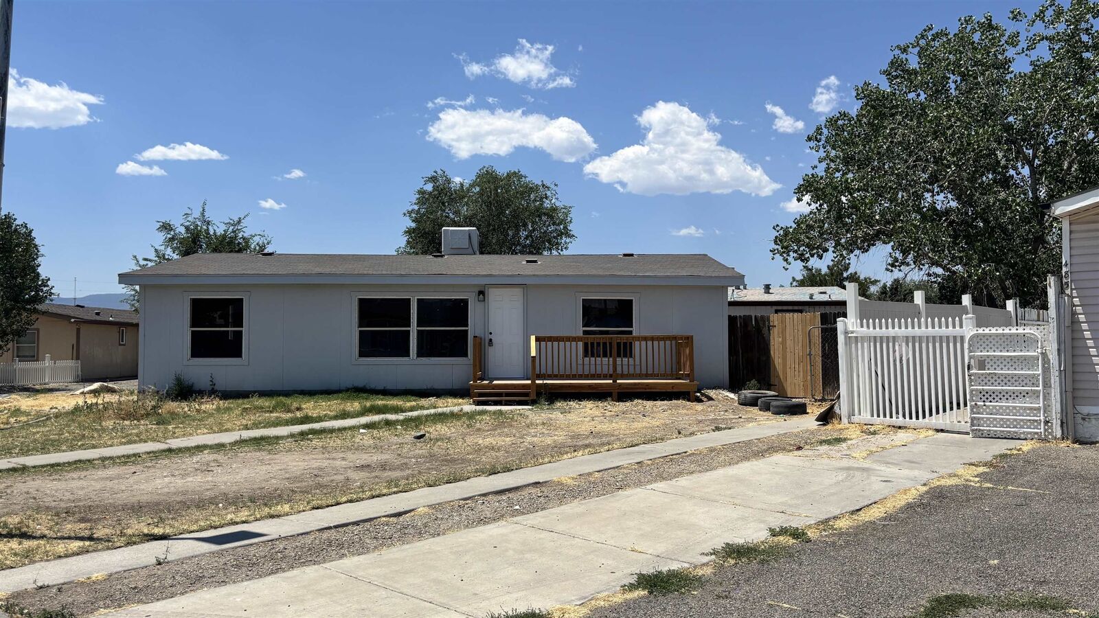 Property Photo: 483 E Niagara Circle CO 81501