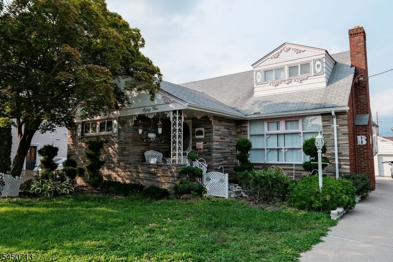 Property Photo:  85 Strong St  NJ 07057 