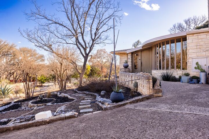Property Photo:  228 N Galbraith Ave  TX 78028 