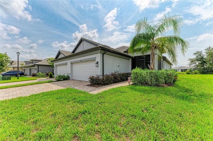 Property Photo:  18048 Cherished Loop  FL 34211 