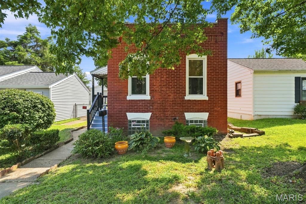 Property Photo: 3654 Roswell Avenue MO 63116