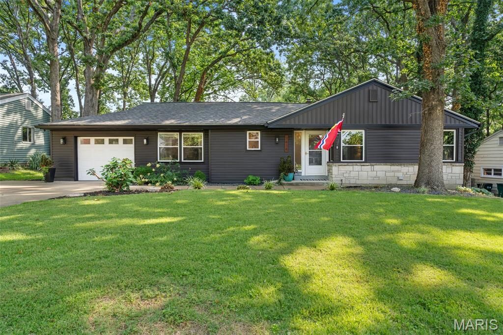 Property Photo:  1414 Grant Road  MO 63119 