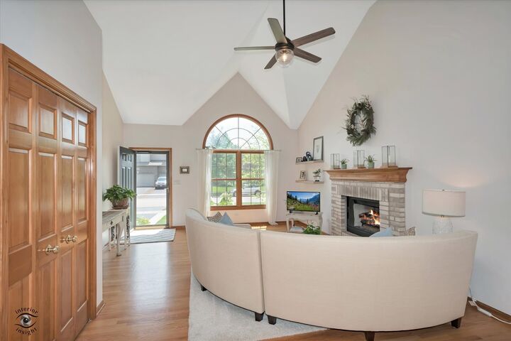 Property Photo:  600 Sudbury Circle  IL 60543 